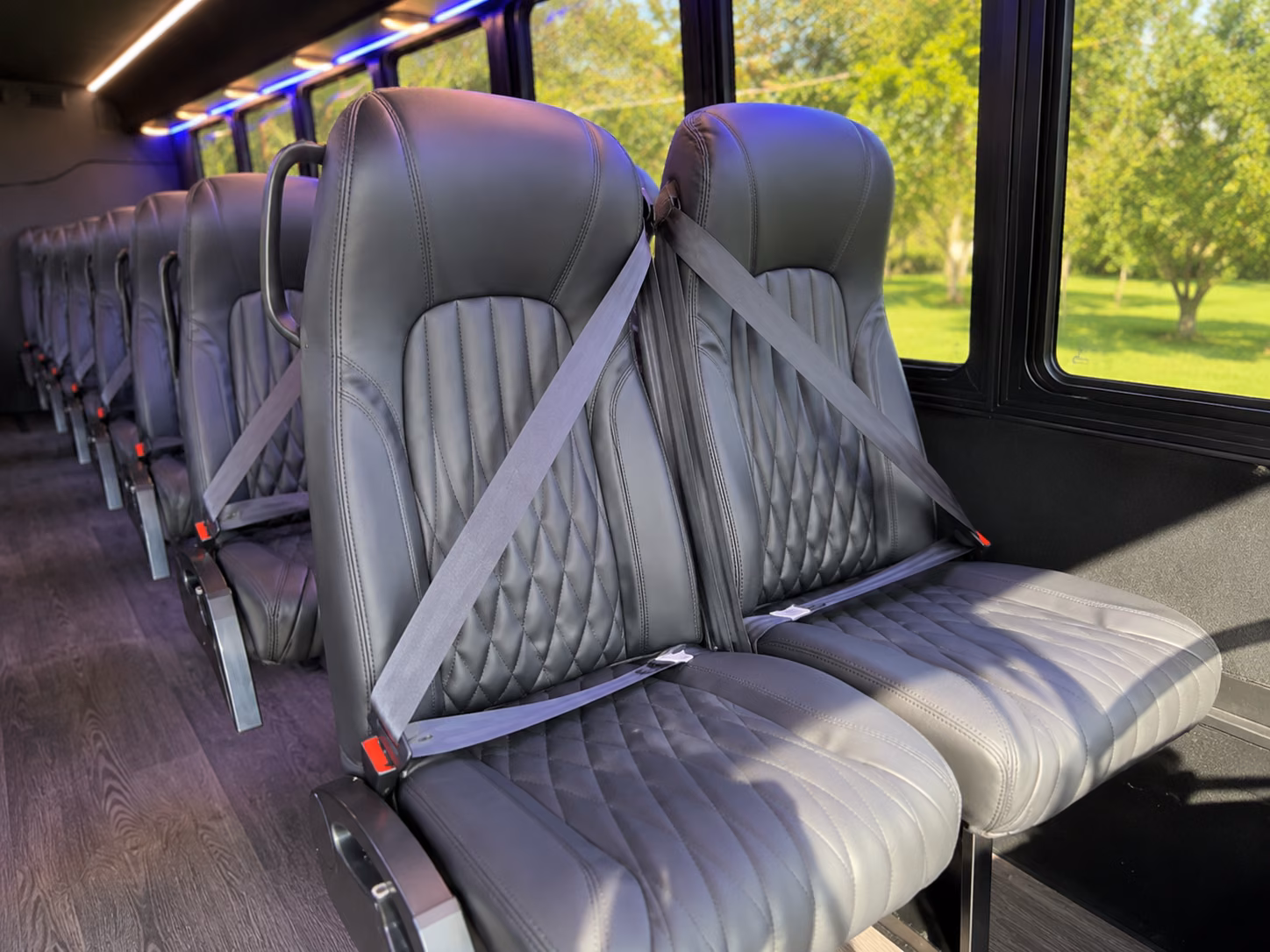 santa clarita 15 passenger minibus interior