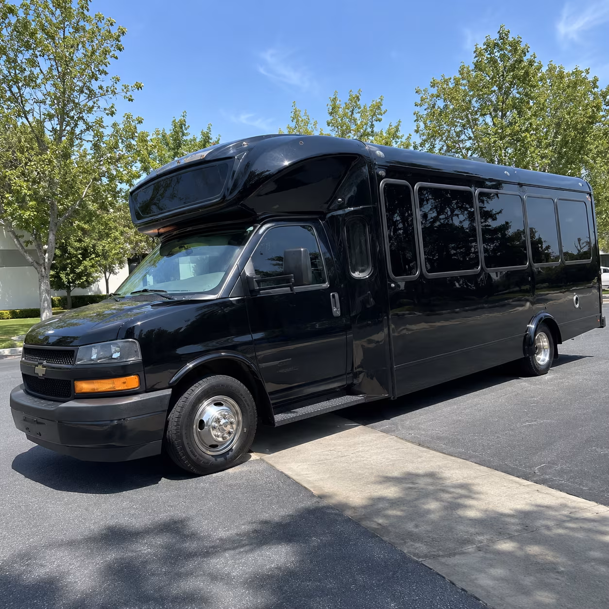 santa clarita 15 passenger party bus