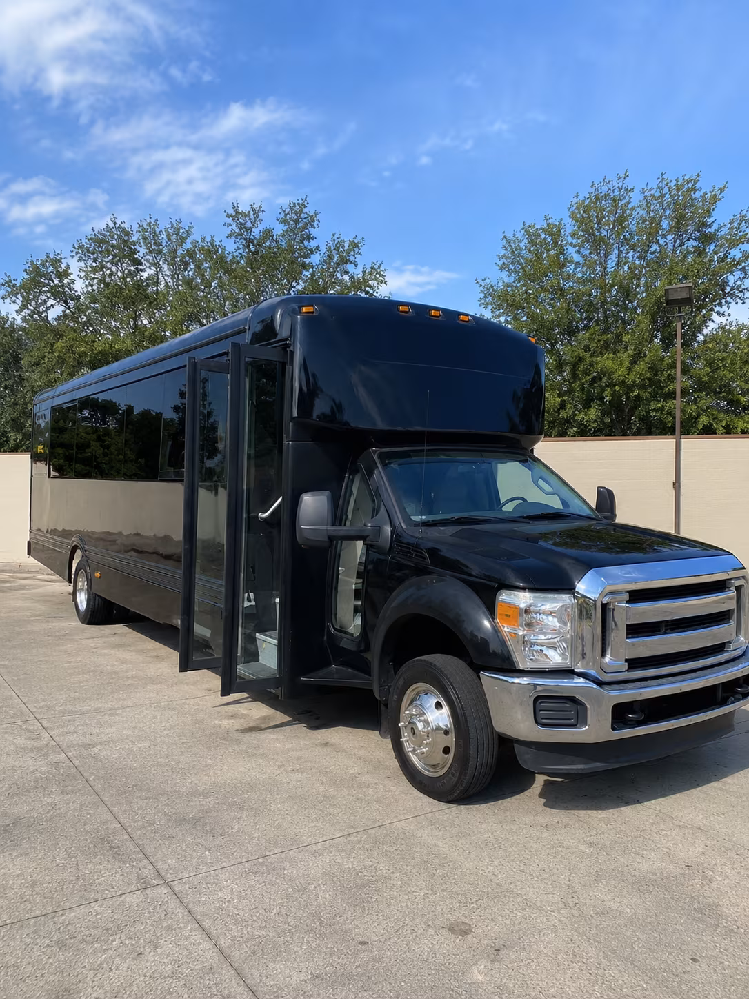 santa clarita 20 passenger party bus