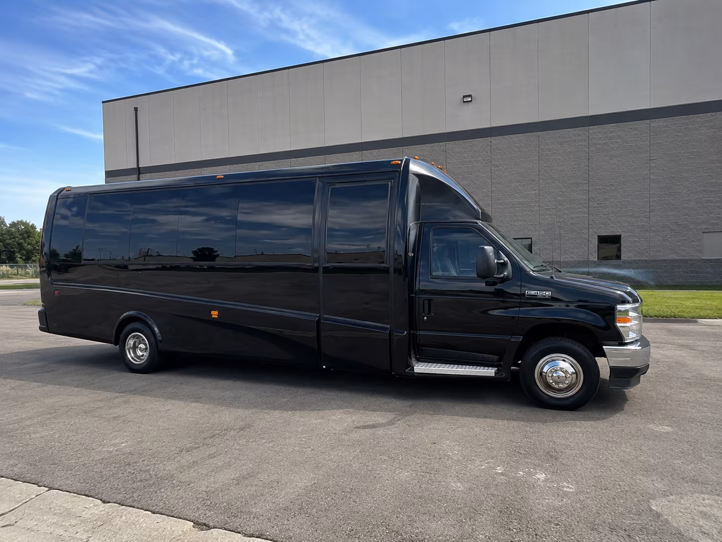 shuttle buses to crypto com arena and kia forum concerts
