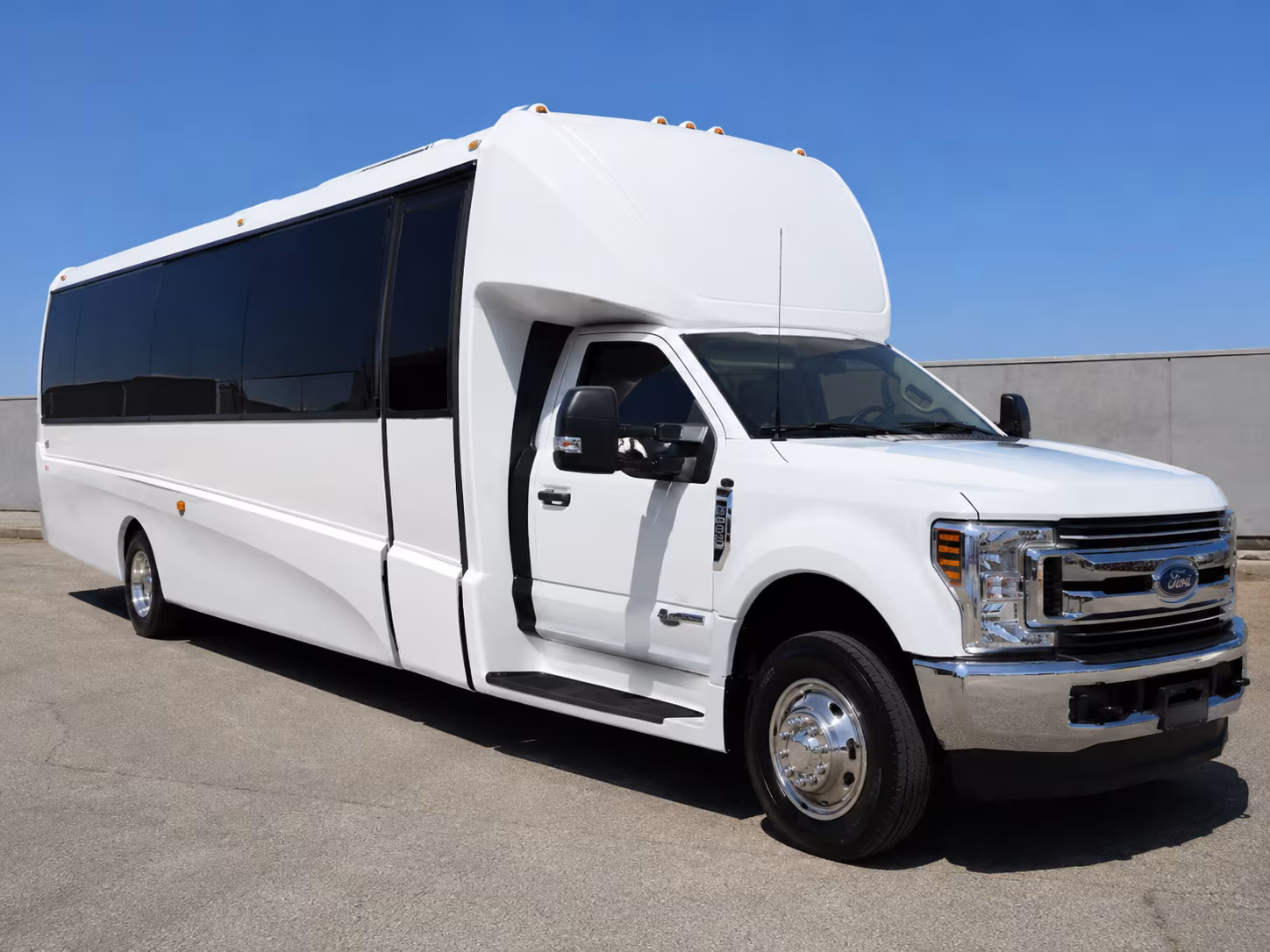sports fan buses and group transportation to la area stadiums